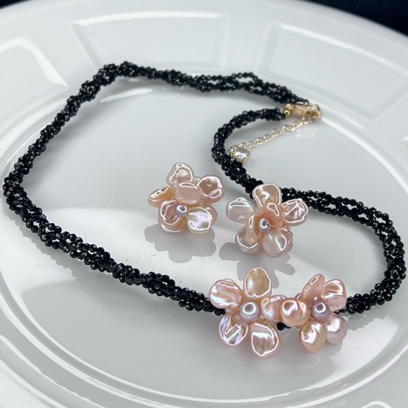 😍 Handmade Freshwater Keshi Pearl Flower 🌺 Earrings Necklace SET